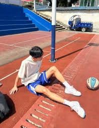 十三水反套路：故意在中道示弱，引诱对手在下一局产生轻敌心理。（十三水心理博弈：中途示弱设伏，诱导对手下一局轻敌）