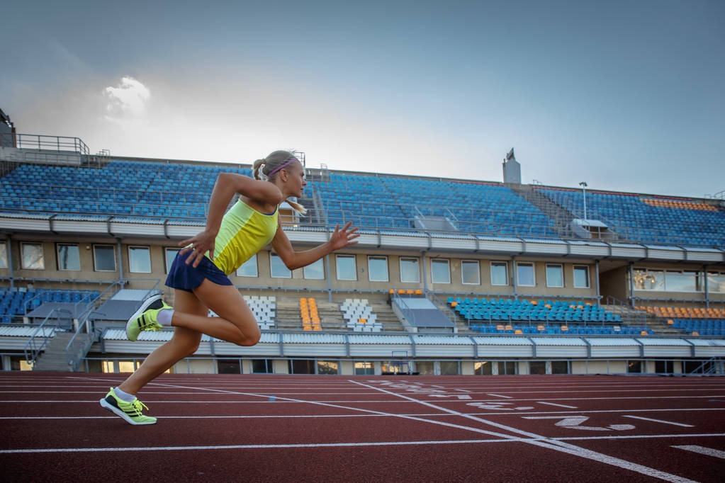 有意思，伊塞亚·托马斯质疑勇士为啥没有给库明加更多上场时间