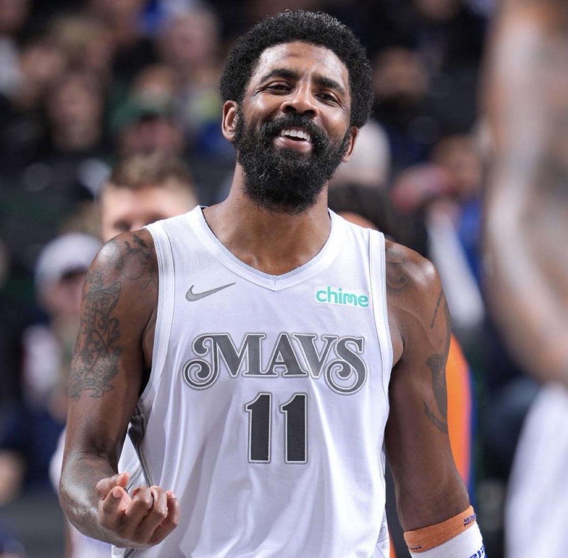 勒沃库森官方：埃尔莫索成功接受手术，将伤缺到赛季结束.